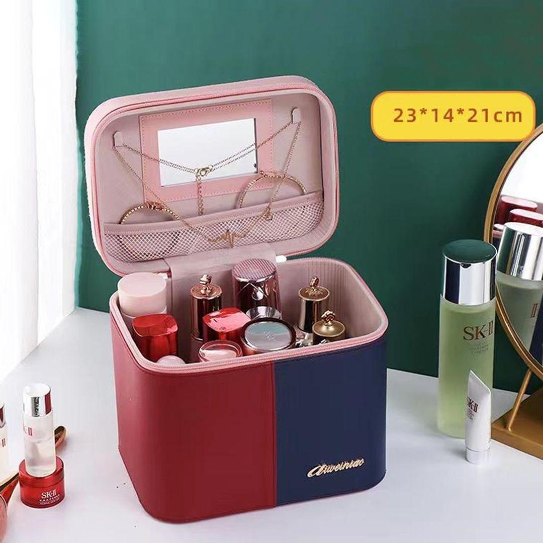 Distinctive Waterproof Makeup Bag with a Modern and Elegant Design Made of Artificial Leather